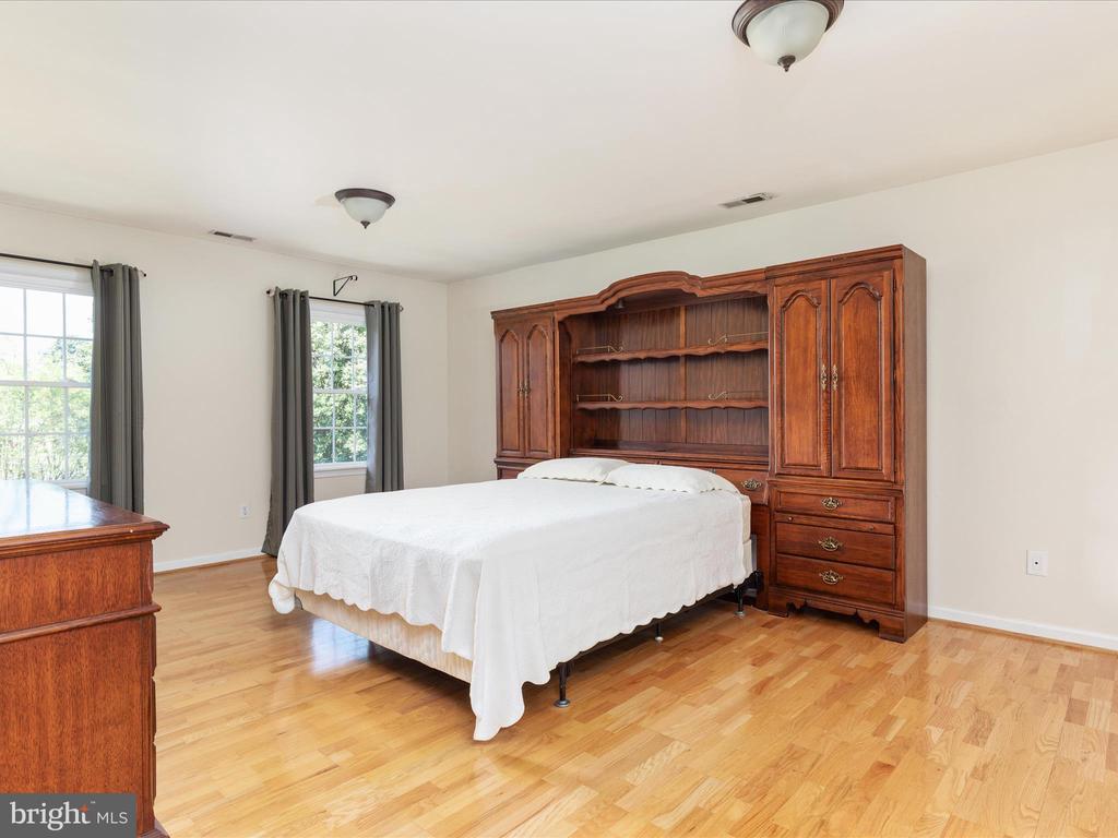 8 Miranda Ct