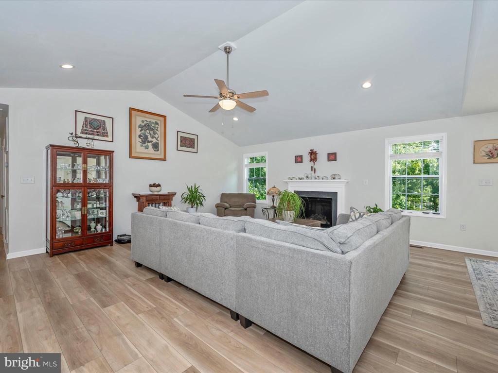 569 Basin Dr