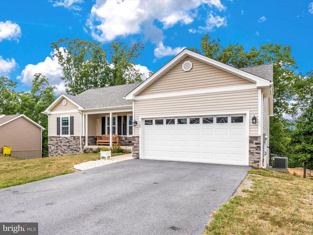 569 Basin Dr