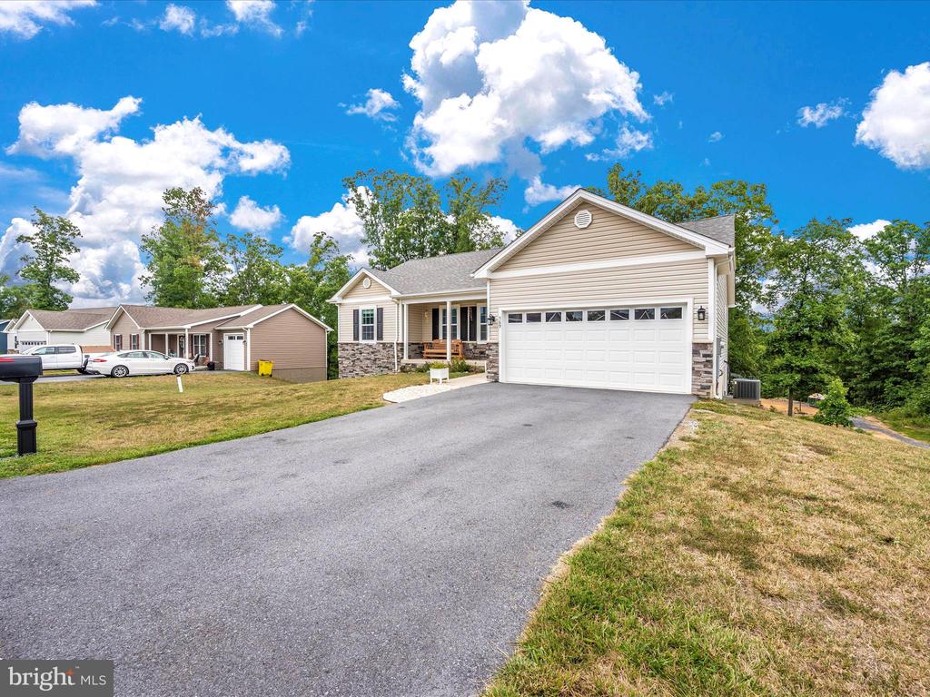 569 Basin Dr