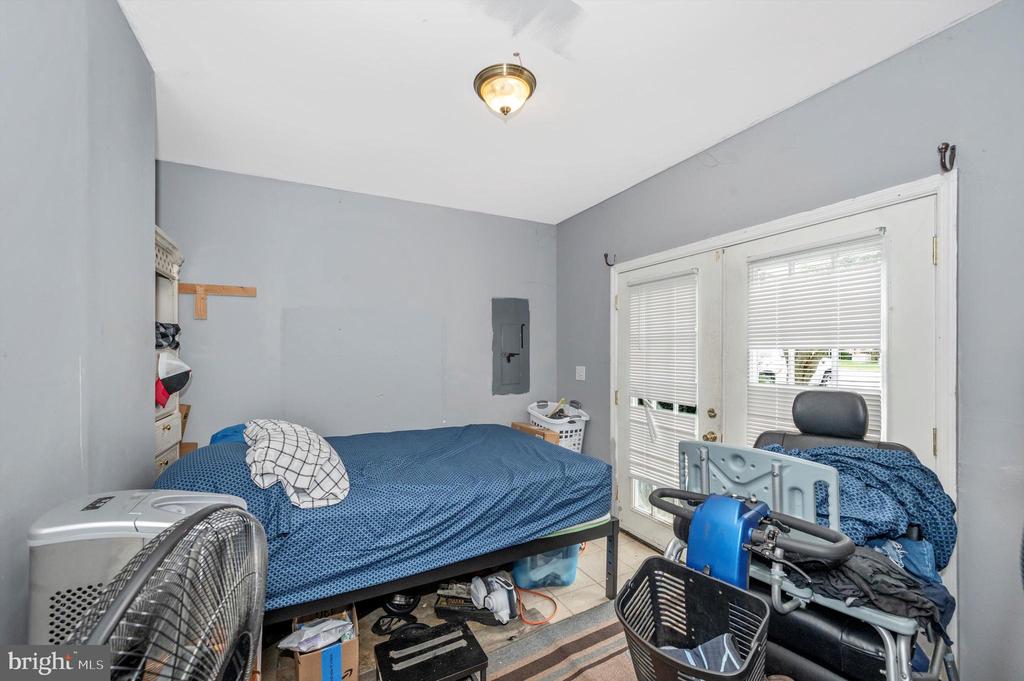 81 Larkspur Ln