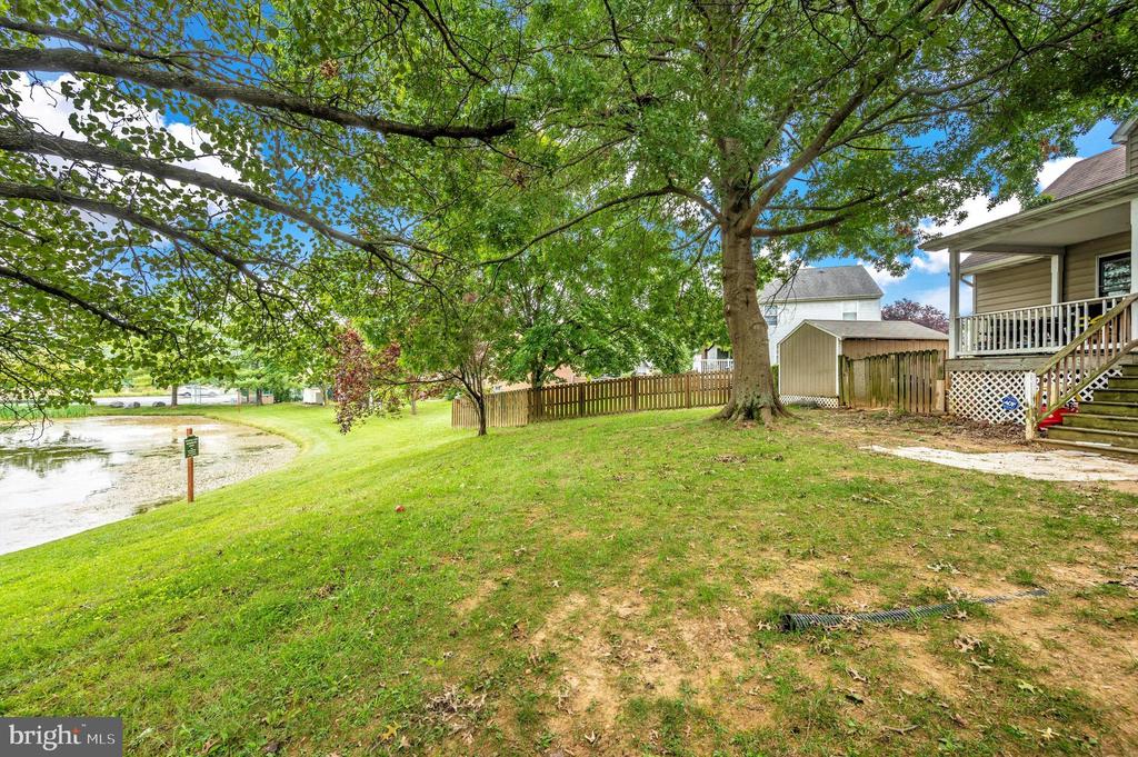 81 Larkspur Ln