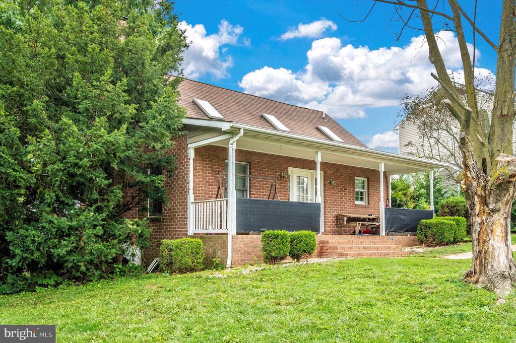 81 Larkspur Ln