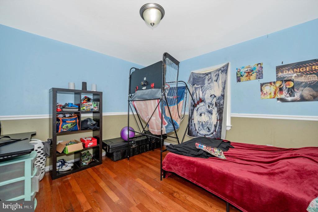 81 Larkspur Ln