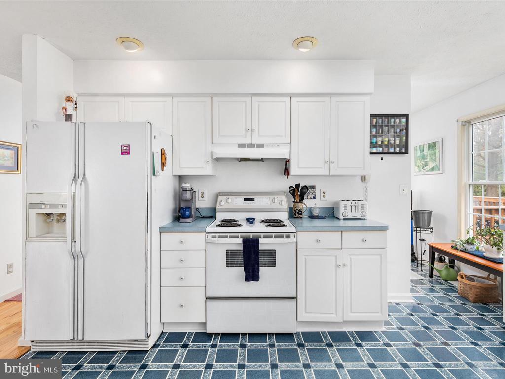 229 CHARMING LANE