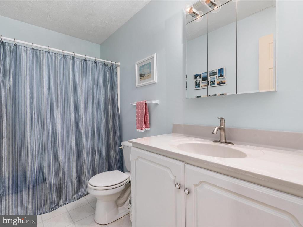 229 CHARMING LANE