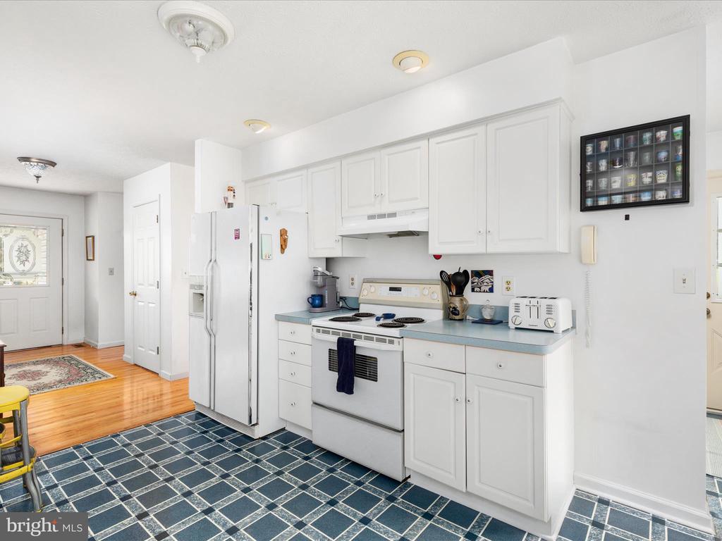 229 CHARMING LANE
