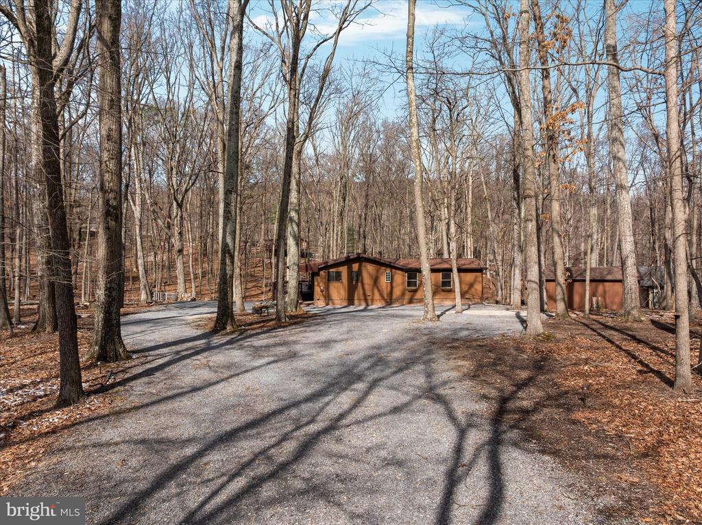 111 BOB WHITE LANE