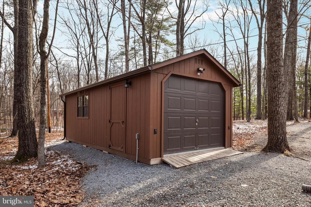 111 BOB WHITE LANE