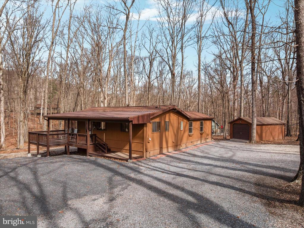 111 BOB WHITE LANE