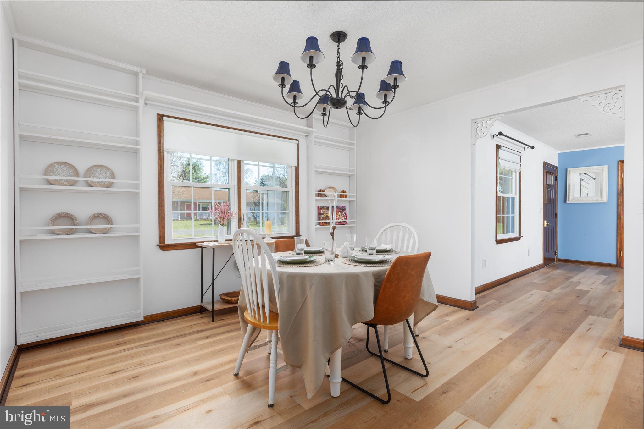 290 LARIAN DRIVE
