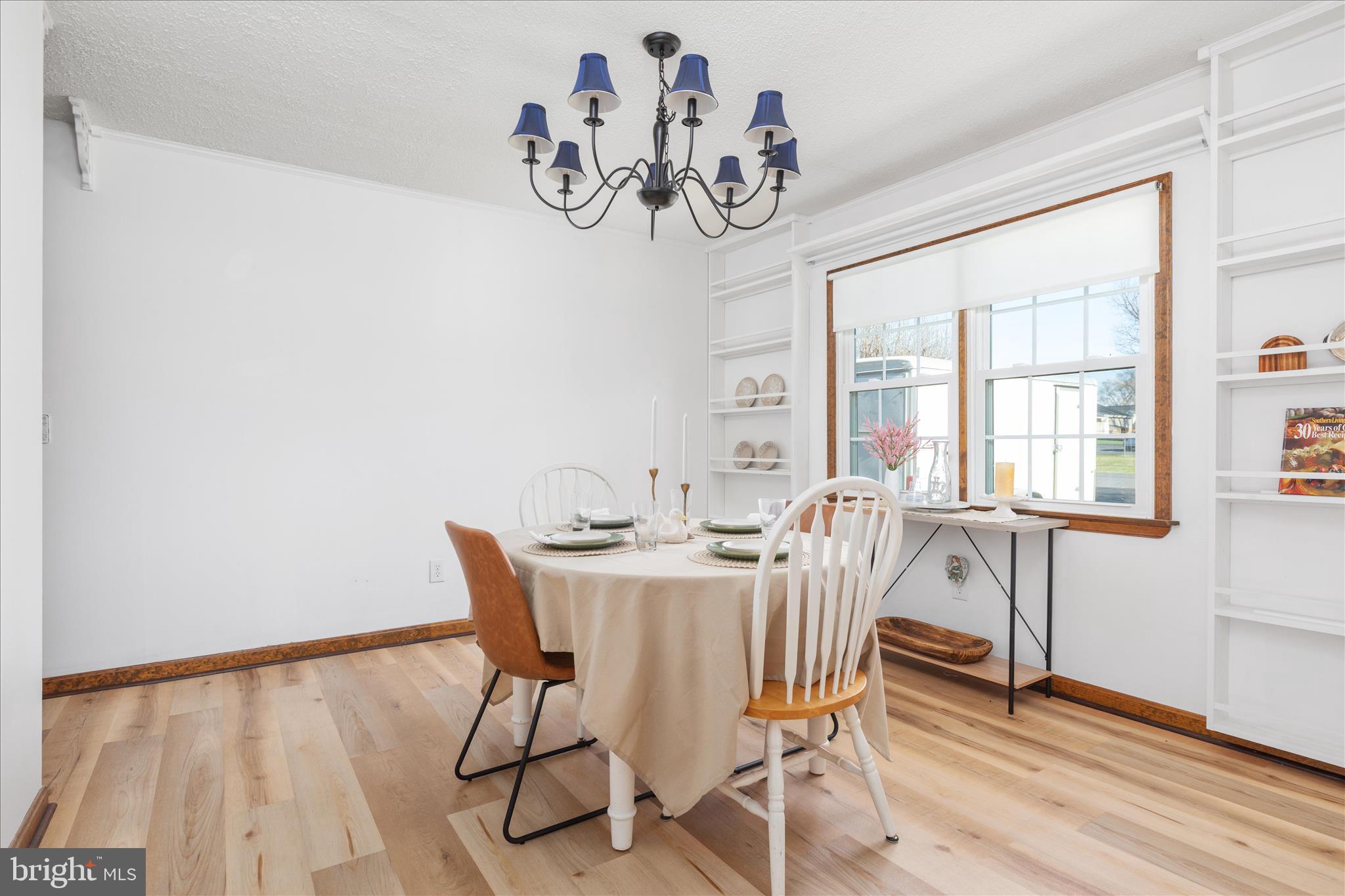290 LARIAN DRIVE