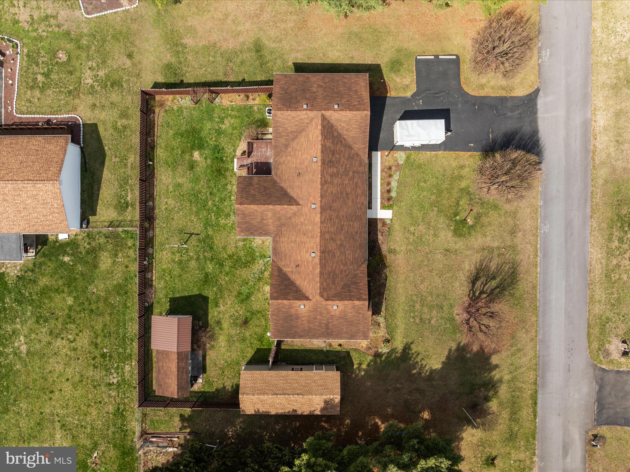 290 LARIAN DRIVE