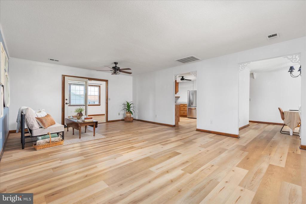 290 LARIAN DRIVE