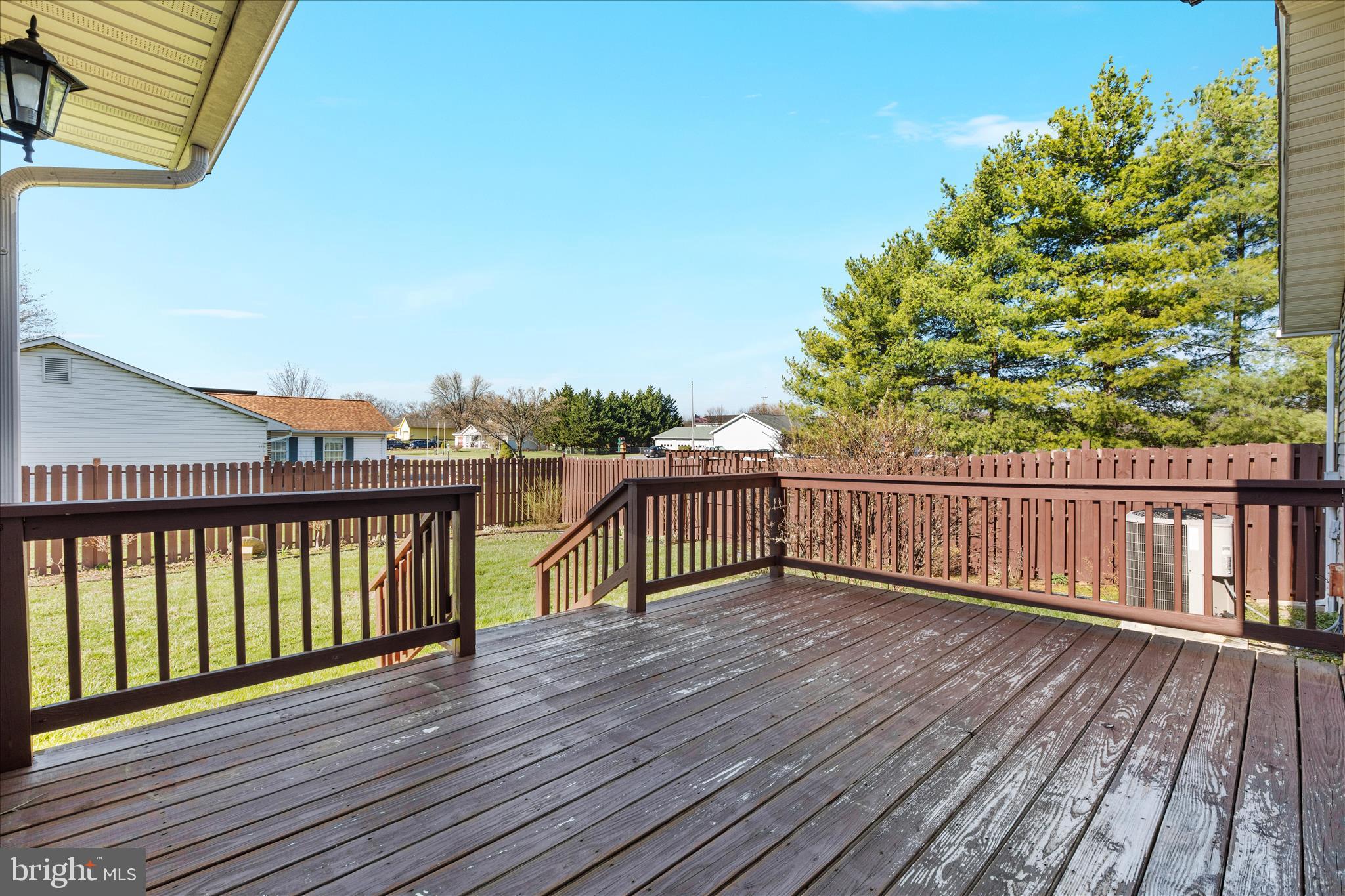 290 LARIAN DRIVE