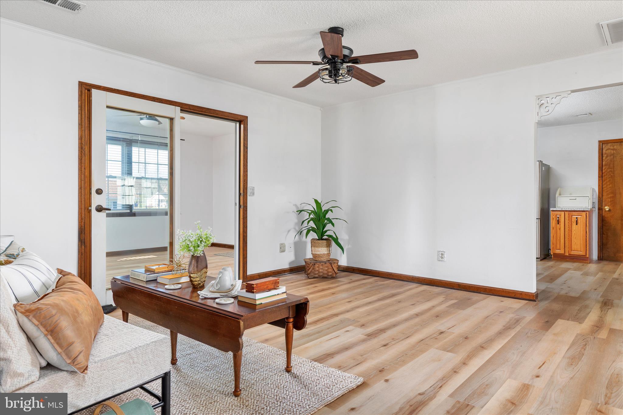 290 LARIAN DRIVE