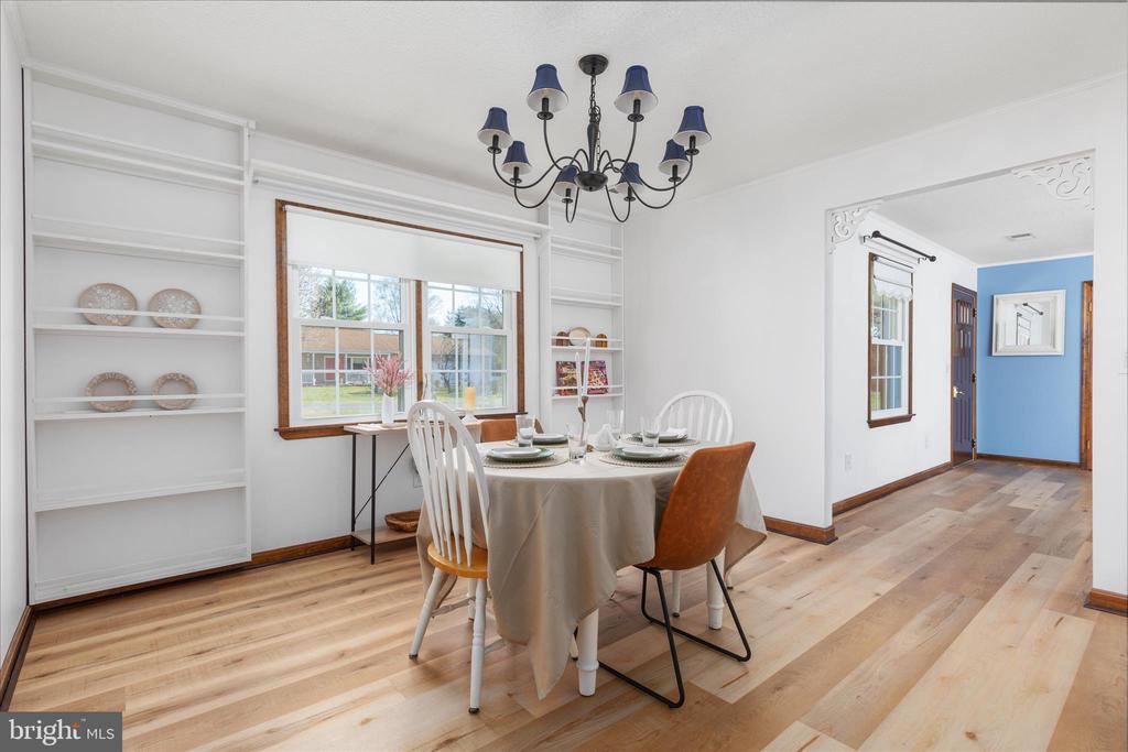 290 LARIAN DRIVE