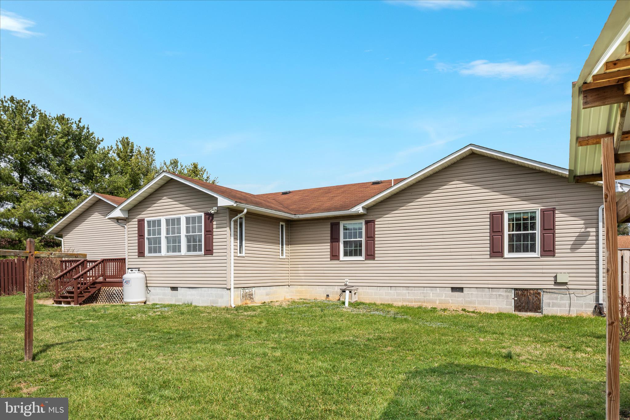 290 LARIAN DRIVE