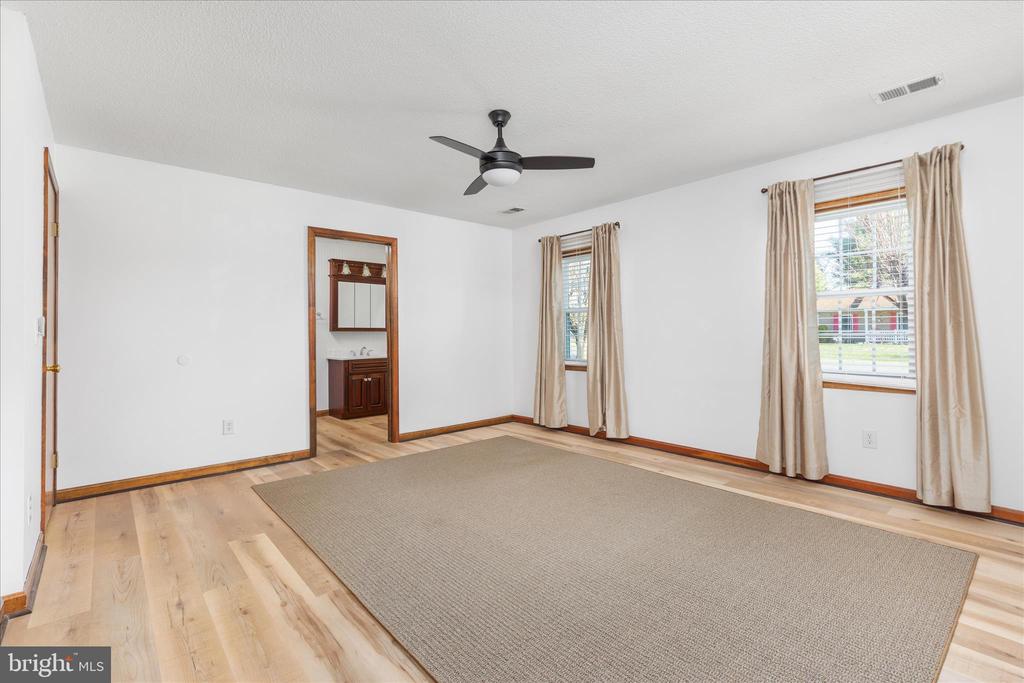 290 LARIAN DRIVE