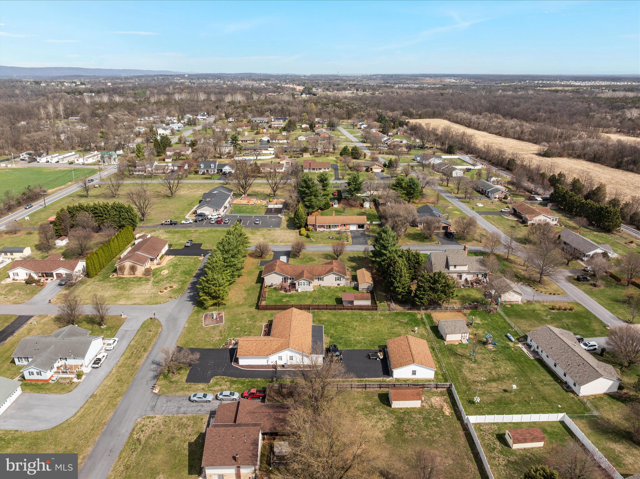 290 LARIAN DRIVE