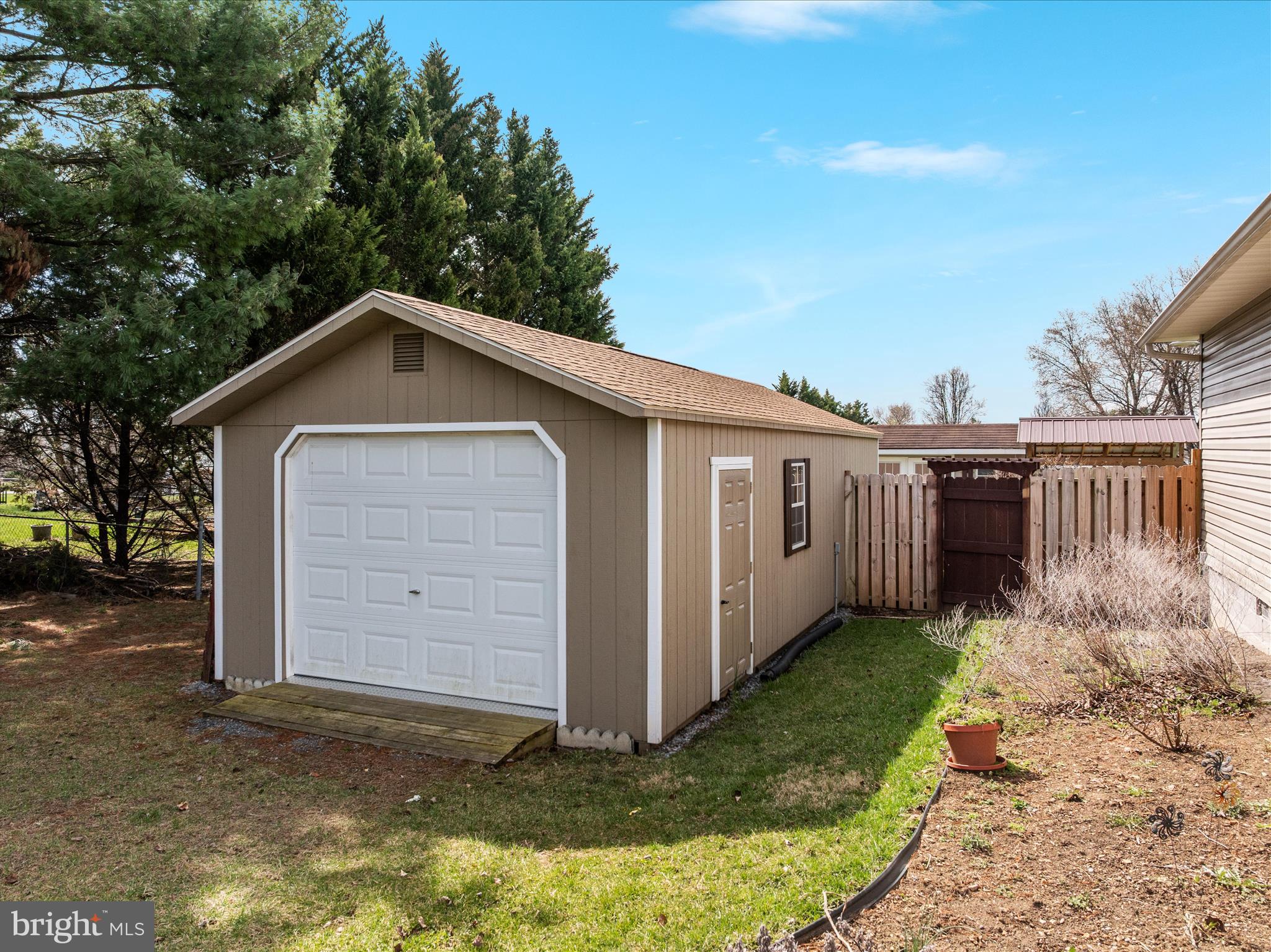 290 LARIAN DRIVE