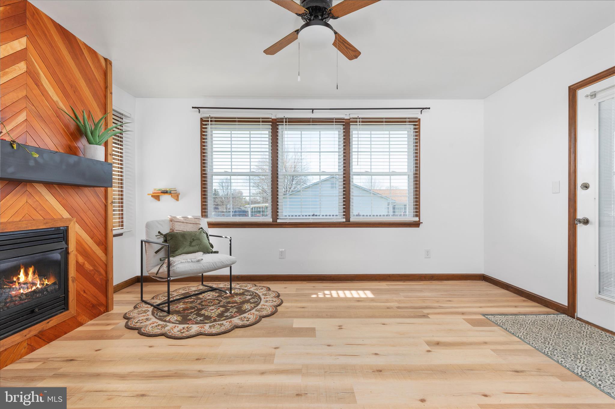290 LARIAN DRIVE