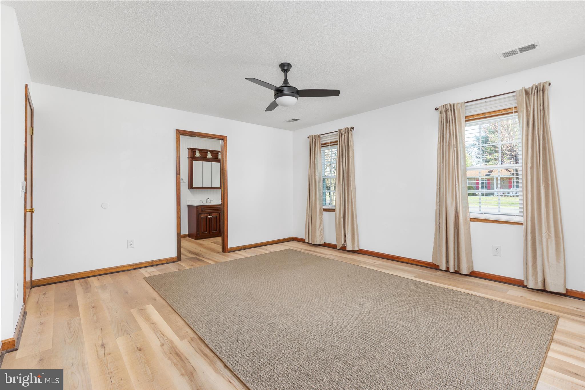 290 LARIAN DRIVE