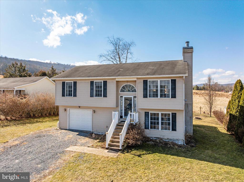 125 MULBERRY LANE
