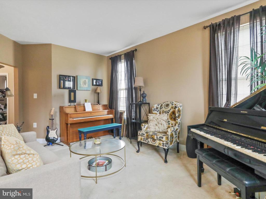 154 Revere Dr