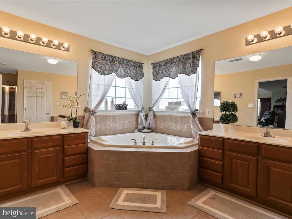 154 Revere Dr