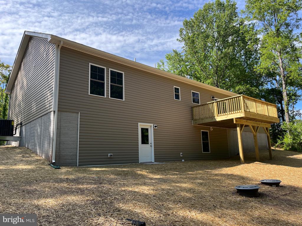 319 Twin Lakes Dr