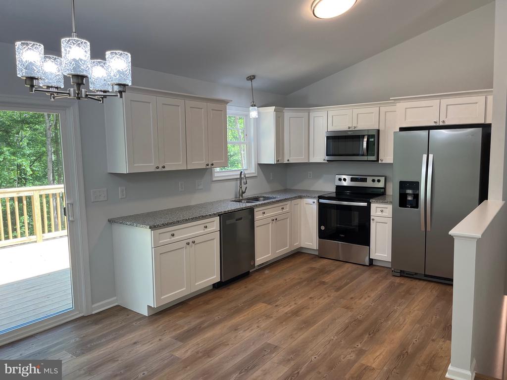 319 Twin Lakes Dr