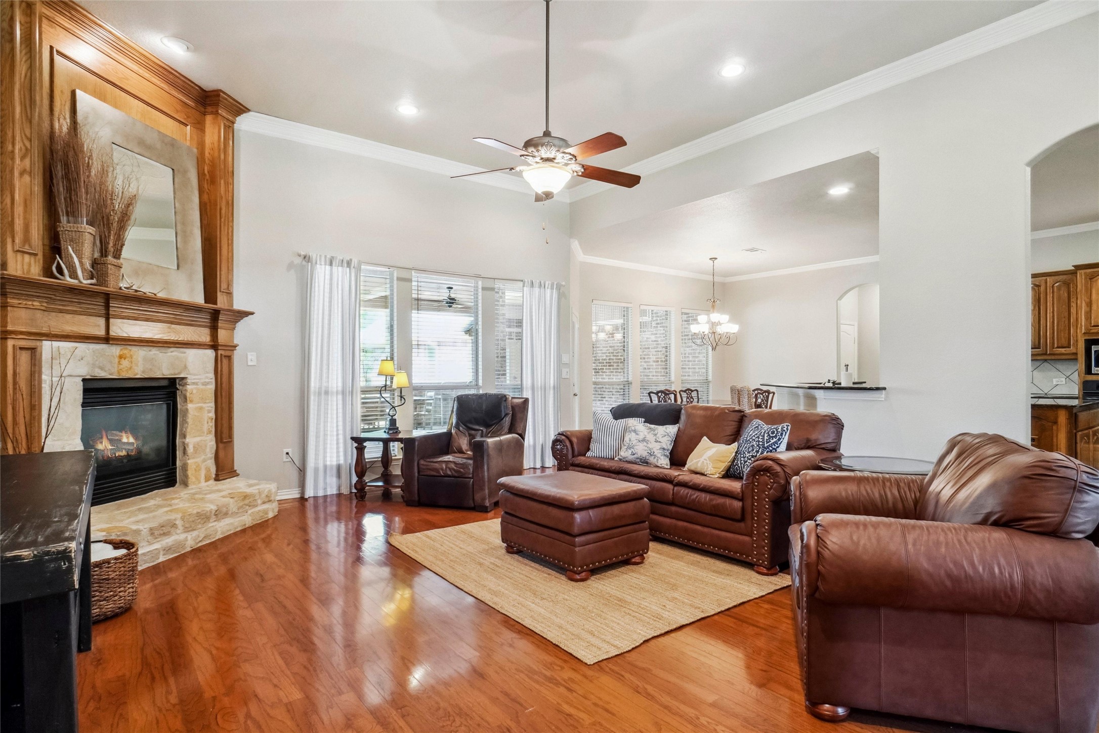 613 W Aurora Vista Trail