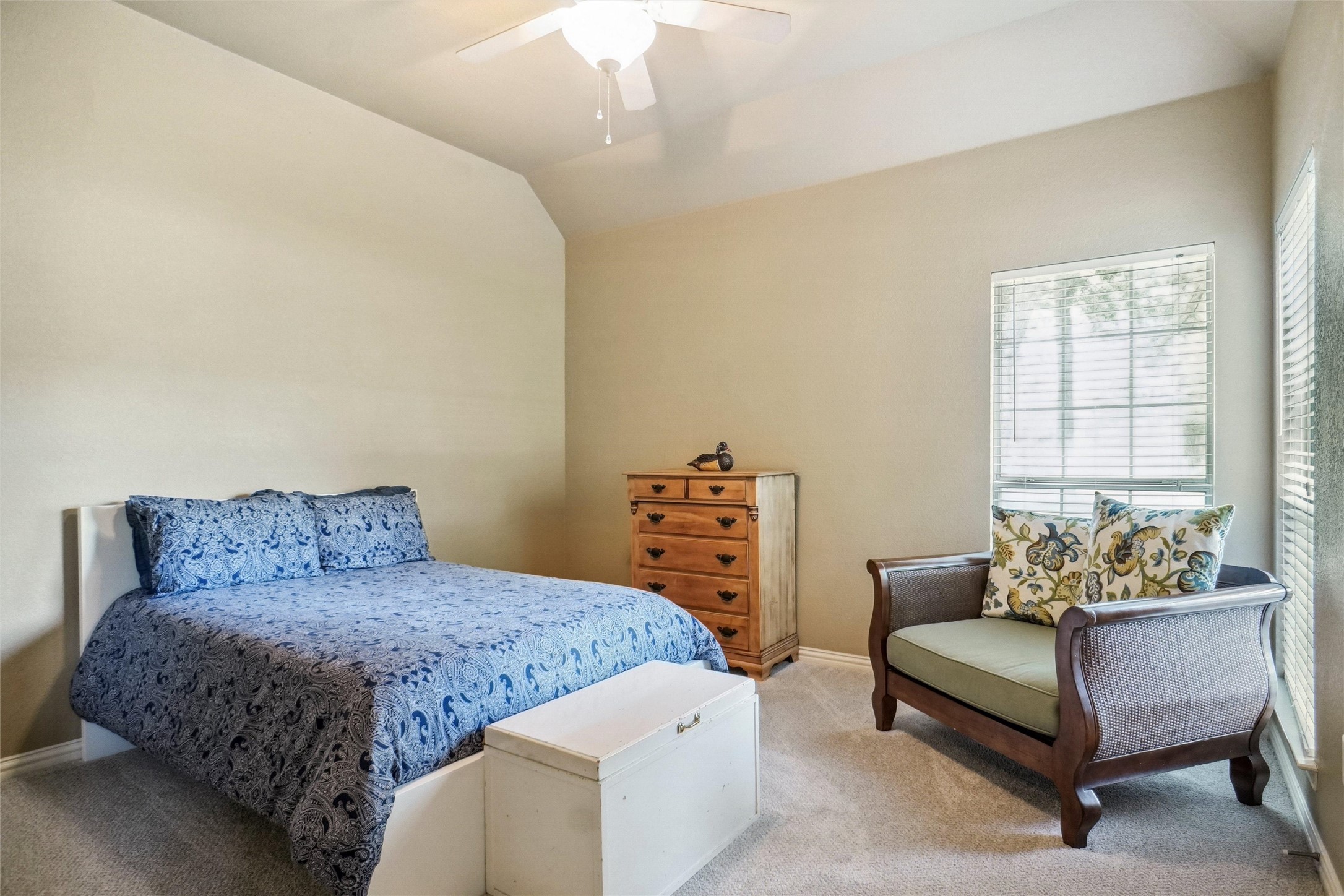 613 W Aurora Vista Trail