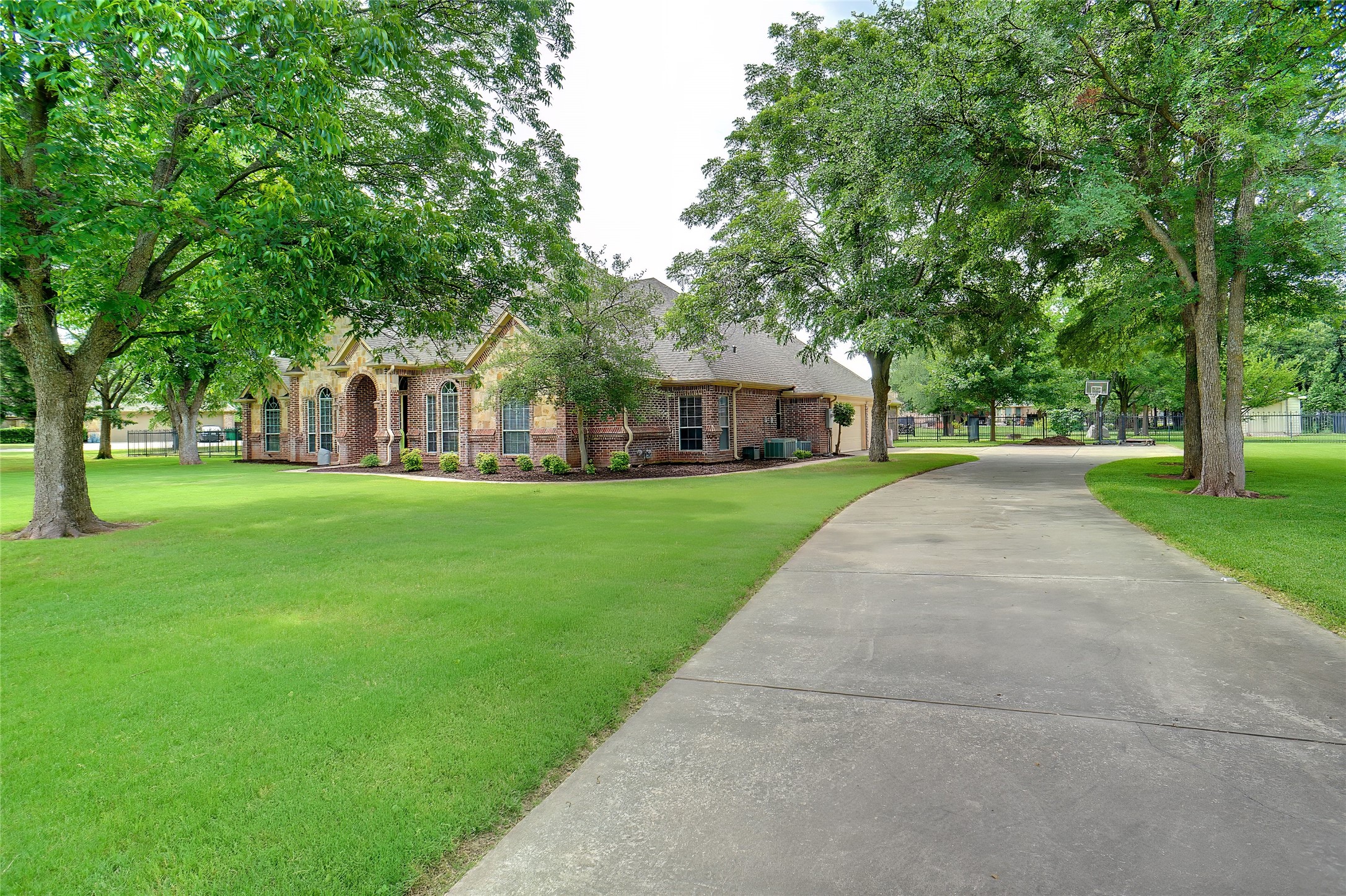 613 W Aurora Vista Trail