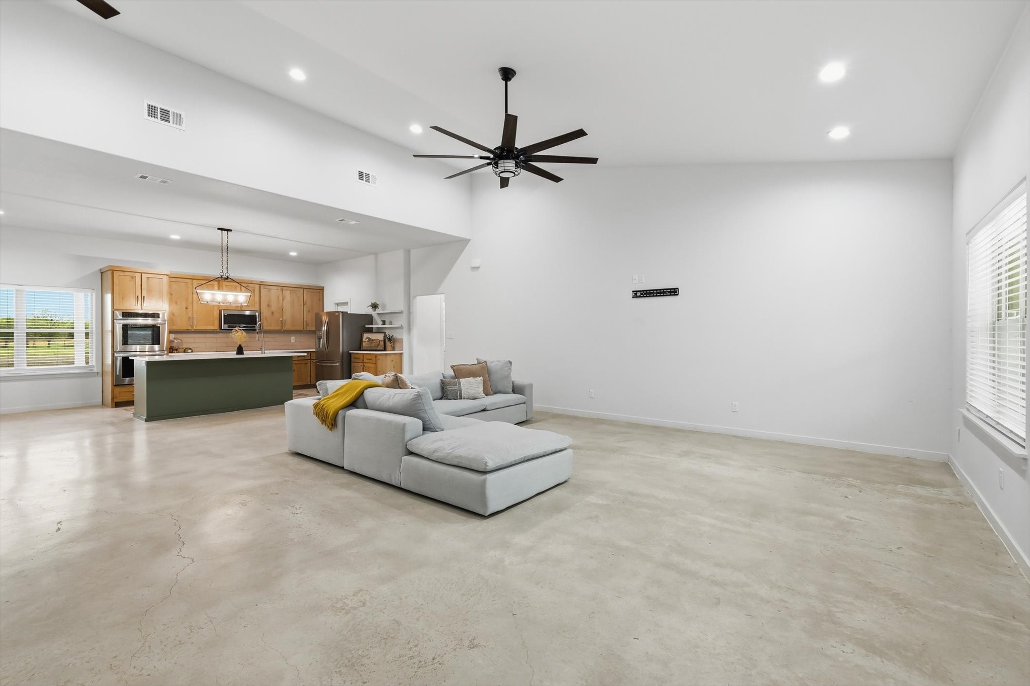 1445 County Road 3690