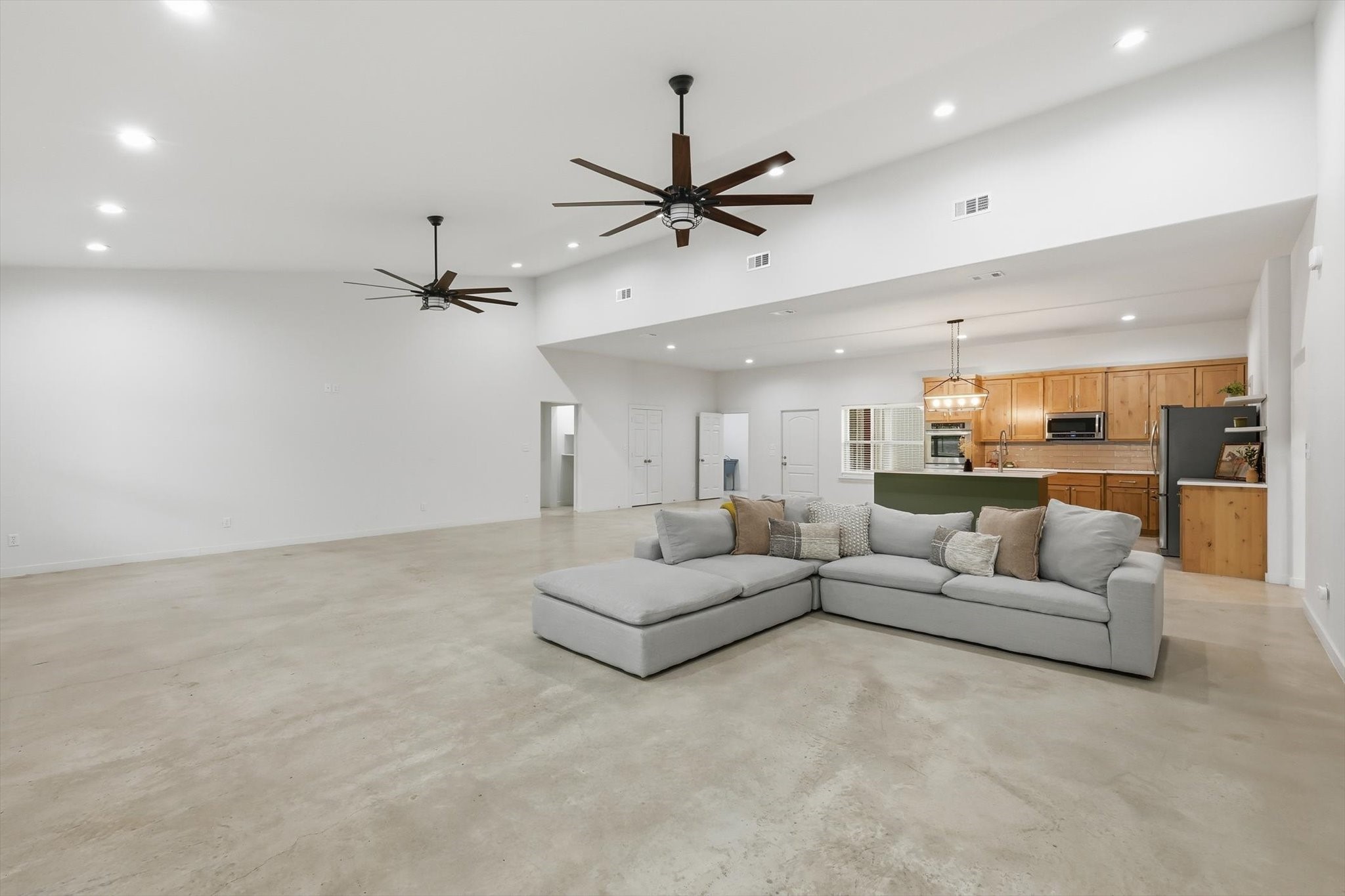 1445 County Road 3690