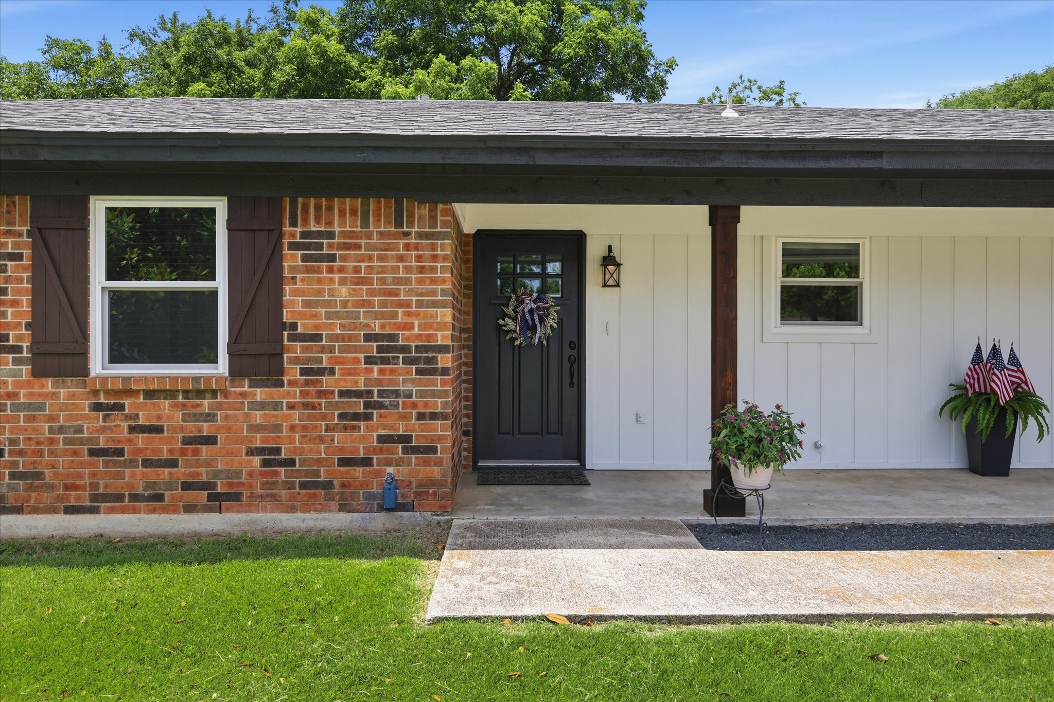 1005 North Miller