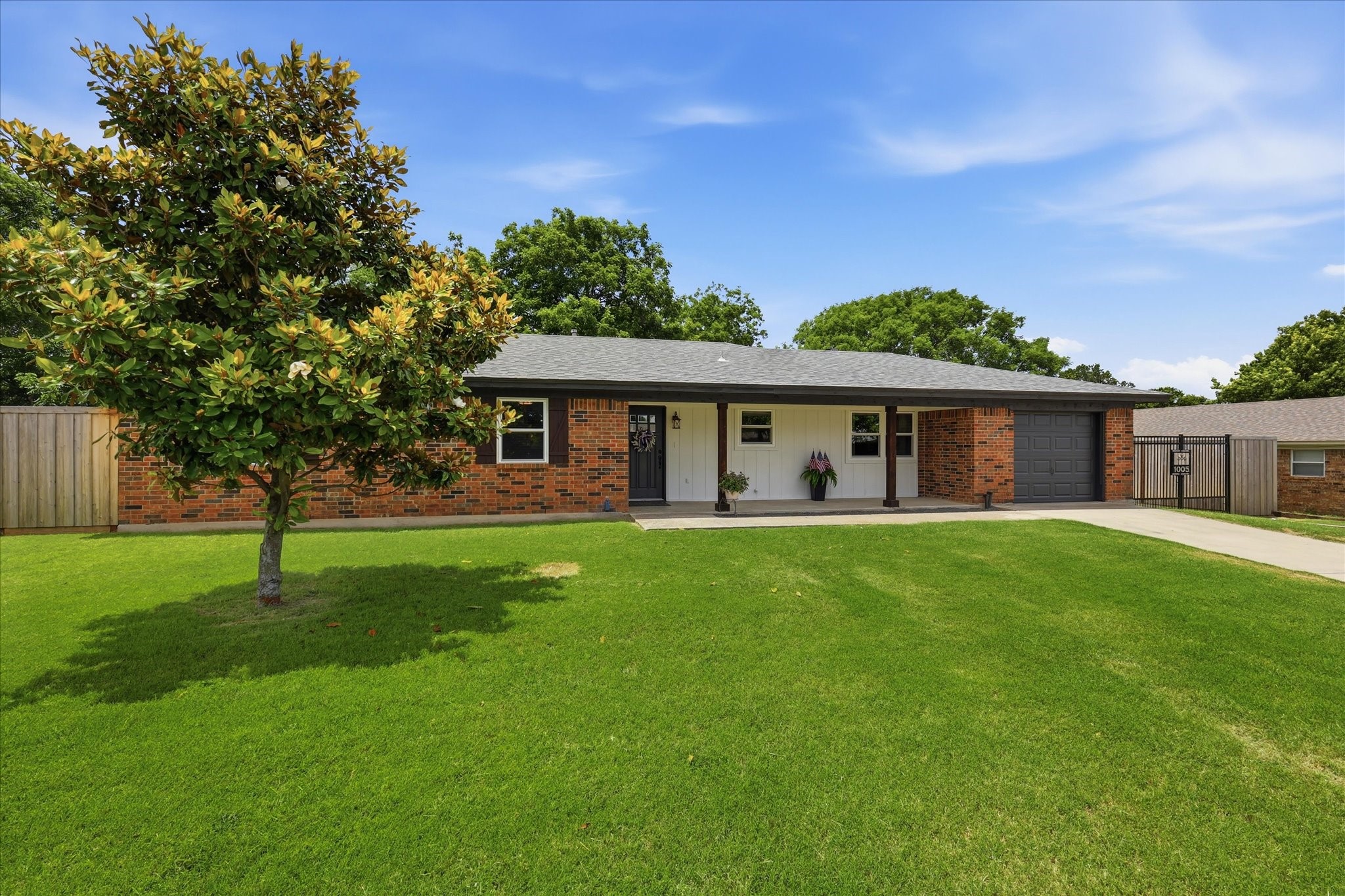1005 North Miller