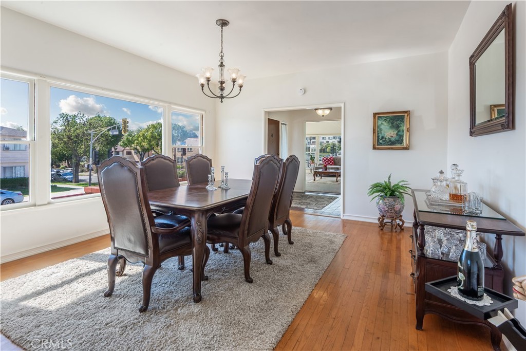 990 W 9th Street