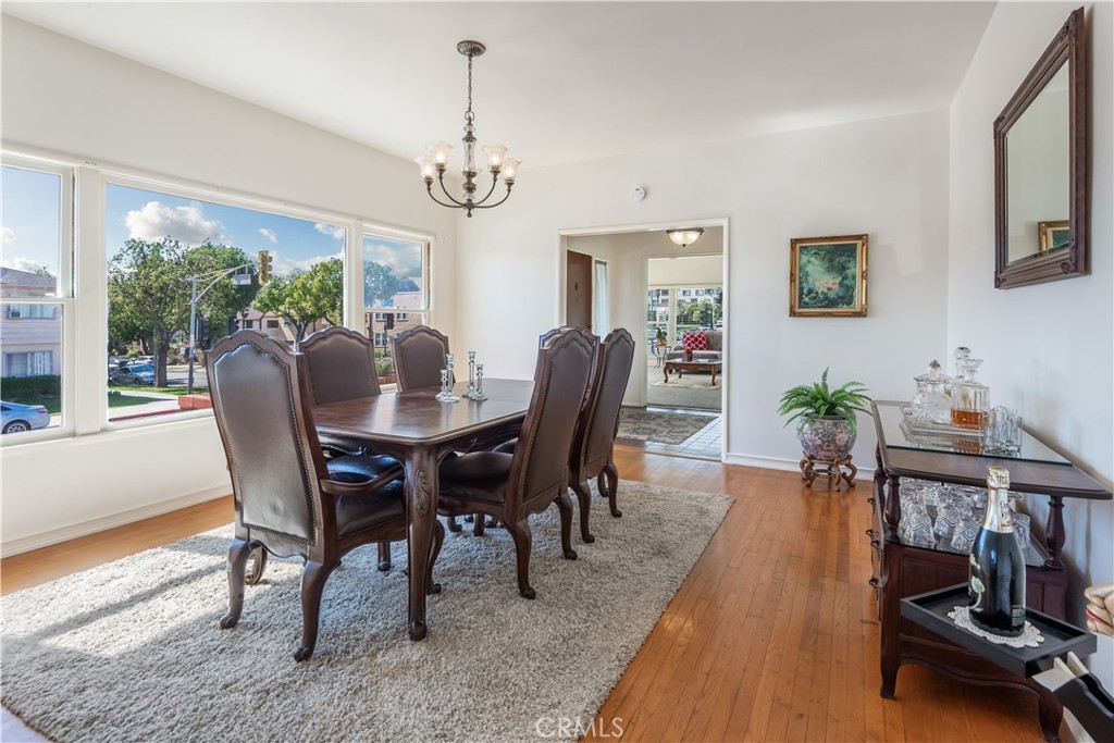 990 W 9th Street