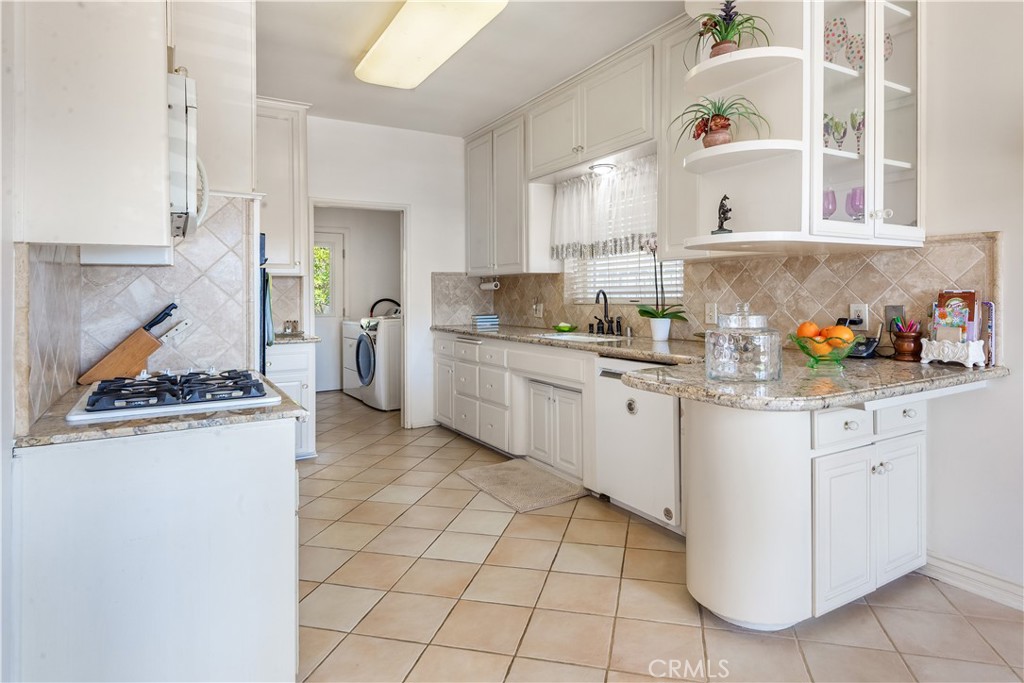 990 W 9th Street