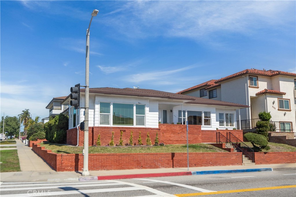 990 W 9th Street