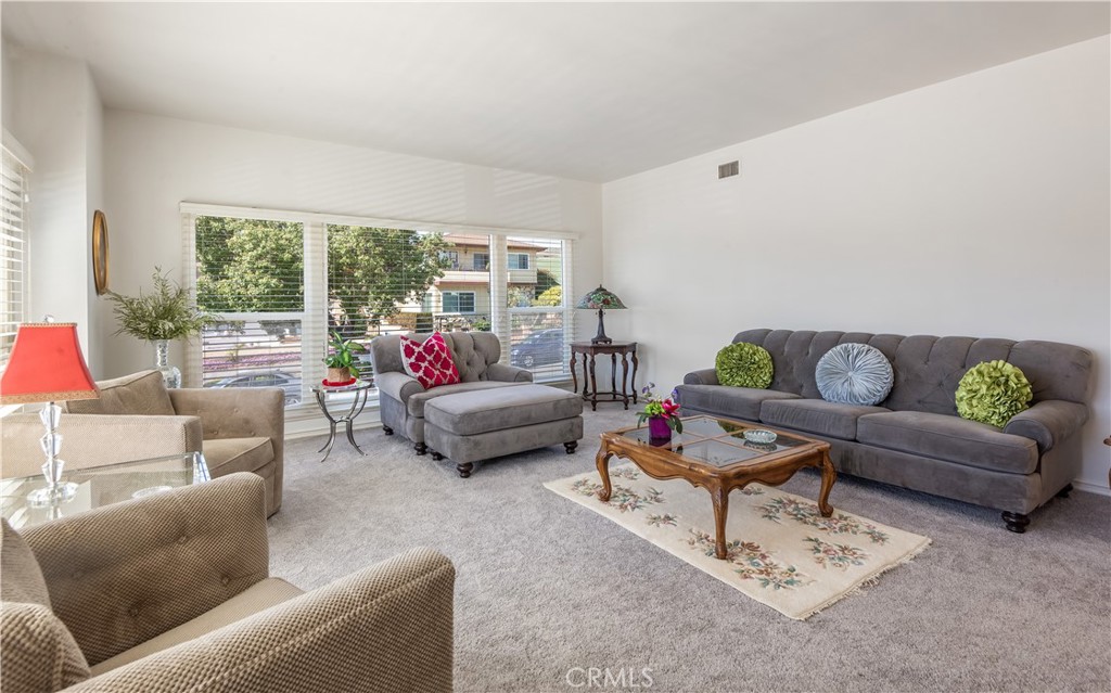 990 W 9th Street