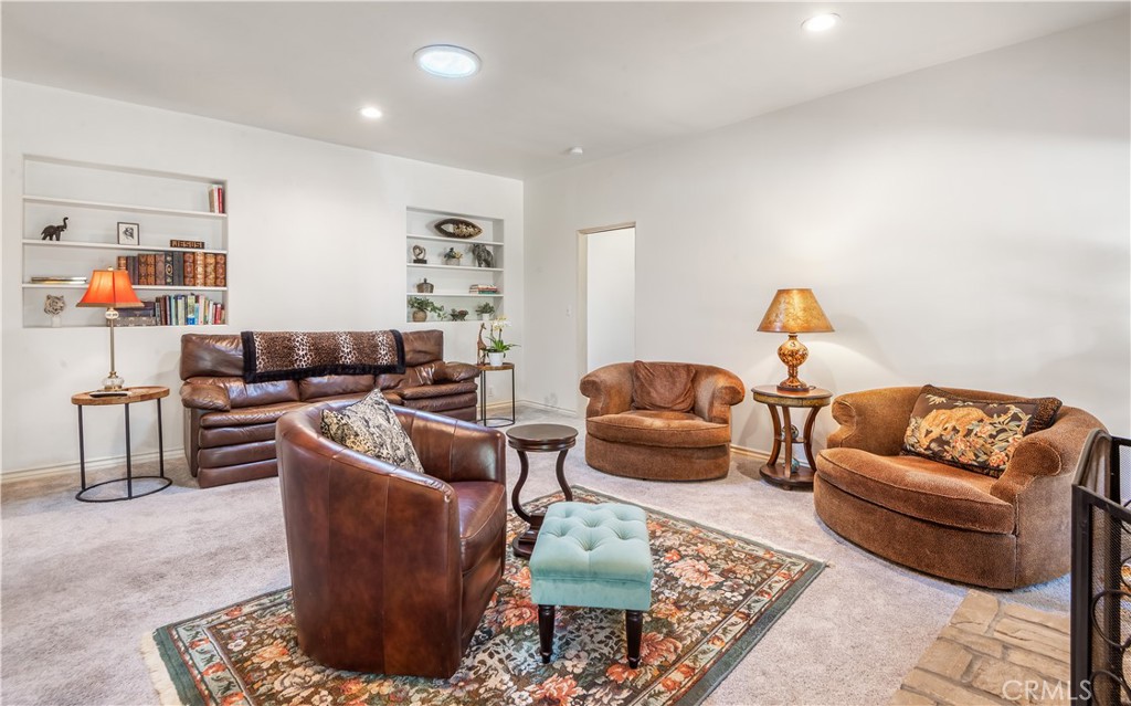 990 W 9th Street