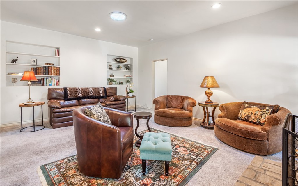 990 W 9th Street