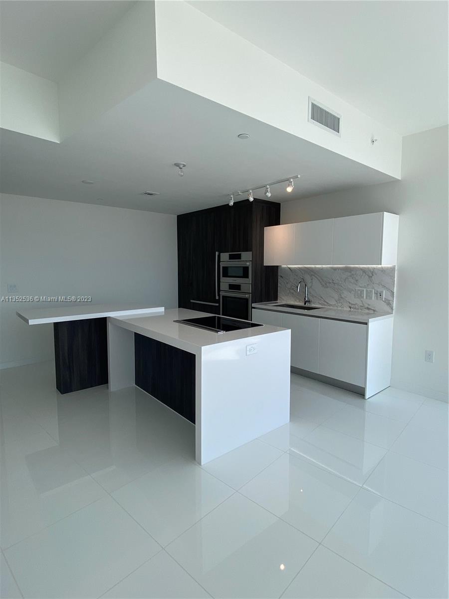 851 NE 1st Avenue # 2610