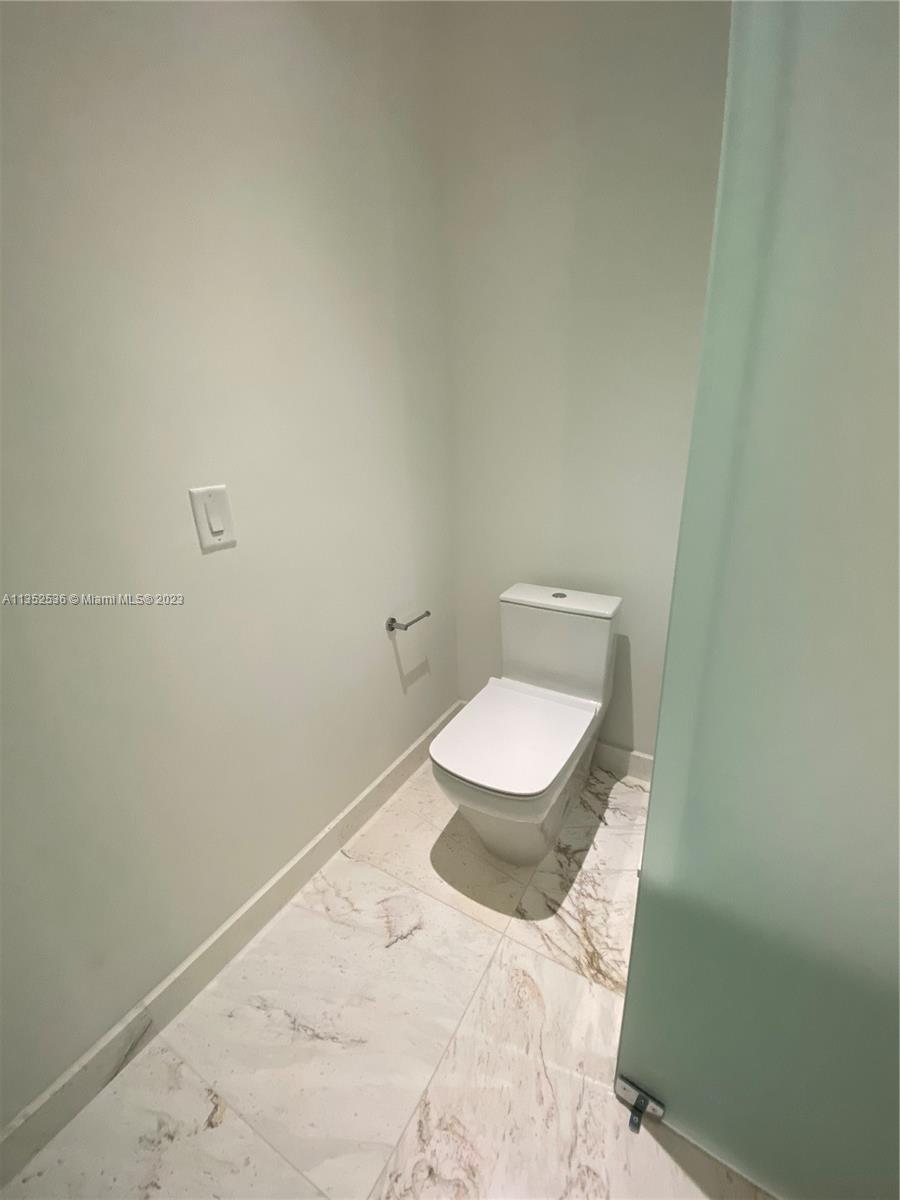 851 NE 1st Avenue # 2610