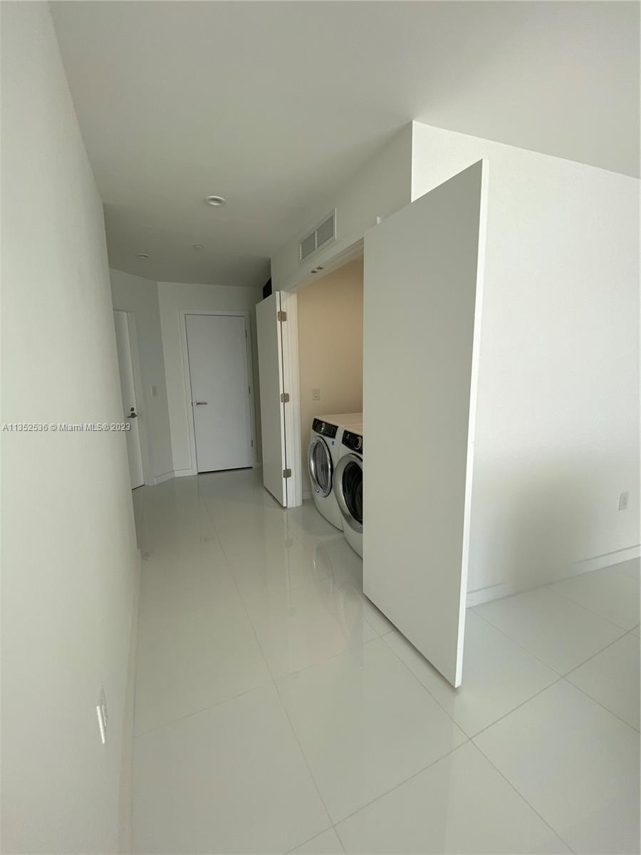 851 NE 1st Avenue # 2610