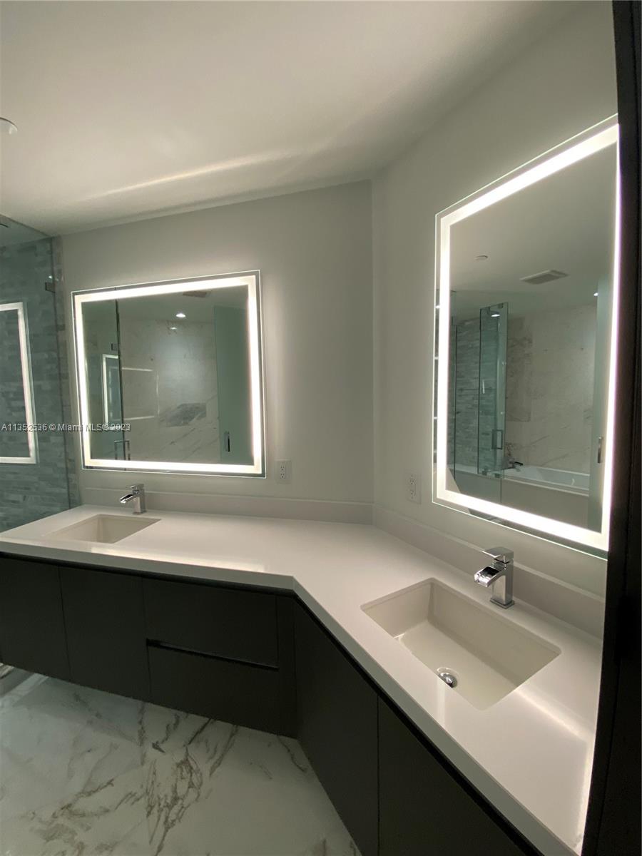 851 NE 1st Avenue # 2610